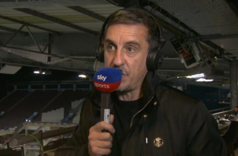 Gary Neville sốc trước quyết định chuyển nhượng của MU