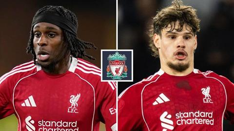 Jamie Carragher khuyên Liverpool mua thêm hậu vệ phải