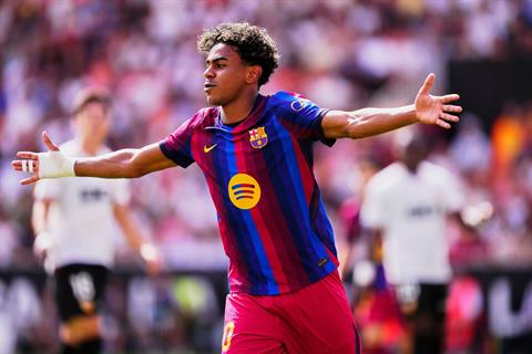 Lamine Yamal lập cú đúp, Barcelona nghiền nát Valencia