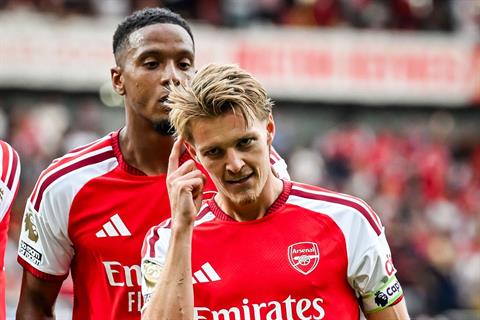 Arsenal quật ngã Chelsea: Khí chất của nhà vô địch