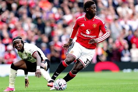 Kobbie Mainoo lên tiếng cảnh báo Man City