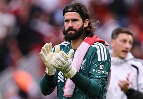 Alisson không hài lòng với chuỗi trận bất bại của Liverpool