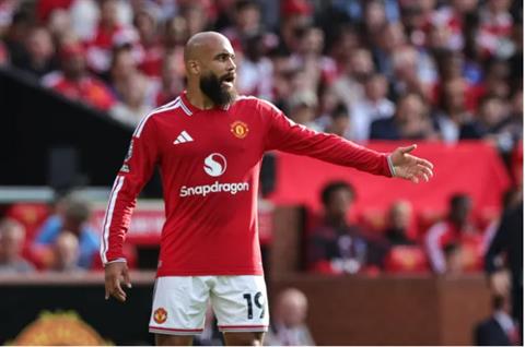 Wayne Rooney thất vọng với Bryan Mbeumo