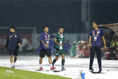 Cựu sao HAGL bị phạt nội bộ 20 triệu vì đá xấu Đình Bắc