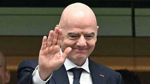 Các giải VĐQG hàng đầu châu Âu yêu cầu FIFA cải tổ
