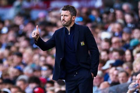 Carragher kêu gọi Man United không sa thải Michael Carrick