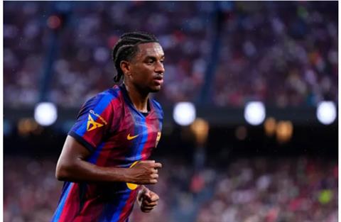 MU chiêu mộ hậu vệ của Barca vào tháng 1