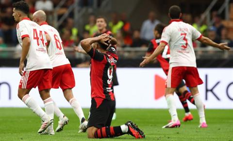 Milan và lời nguyền "số 9": Càng chi nhiều tiền lại càng thất vọng