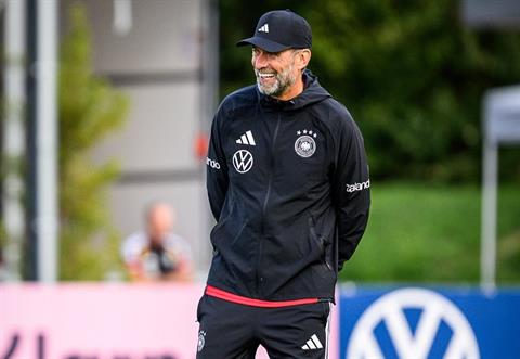 Jurgen Klopp trấn an người hâm mộ sau trận thua Hy Lạp