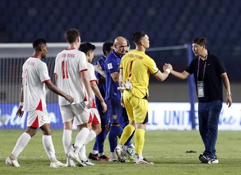 Tuyển Việt Nam tụt hạng FIFA sau trận thua Thái Lan