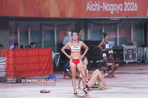 Đôi chân chằng chịt miếng dán của nữ VĐV điền kinh Việt Nam