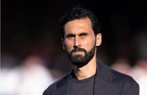 Liên đoàn bóng đá Anh chính thức buộc tội Alvaro Arbeloa