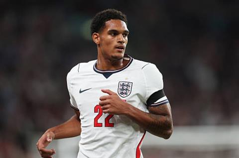 Điểm tin bóng đá tối 1/10: Real Madrid theo sát Jarell Quansah