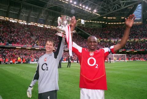 Vì sao Patrick Vieira từ chối chuyển MU?