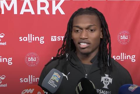 Rafael Leao nói gì khi khoác áo số 7 của Ronaldo?