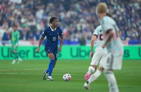 Hậu vệ Man Utd hạnh phúc với màn ra mắt ĐT Pháp