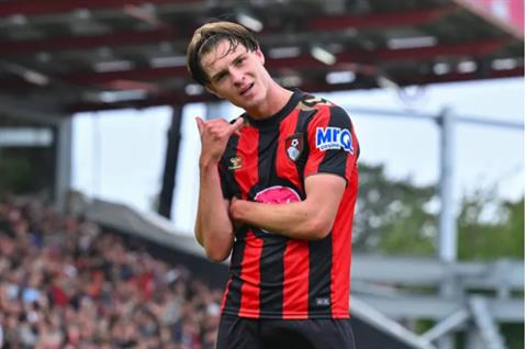 Người cũ Arsenal nhận định về việc chuyển nhượng Alex Scott