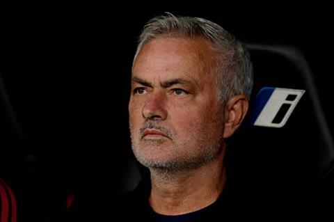 Jose Mourinho bỏ họp báo sau trận thắng Villarreal