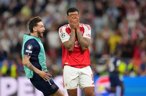 Gabriel Magalhaes nhớ lại cú đá luân lưu hỏng ăn trước PSG