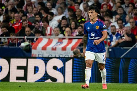Rooney chỉ trích Martinez sau màn công kích ban lãnh đạo MU