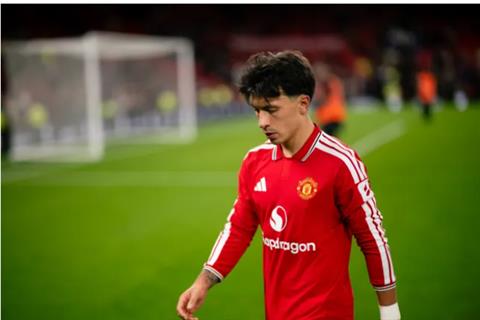 Michael Carrick nên loại Lisandro Martinez khỏi đội hình