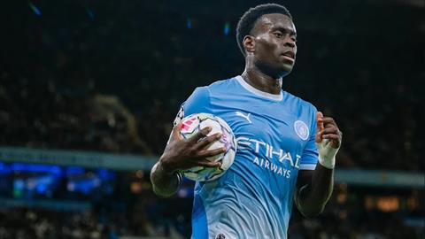 Hậu vệ Man City chỉ ra điều còn thiếu ở trận thua PSG