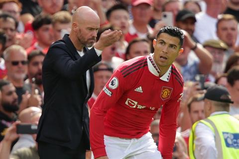 Erik ten Hag chỉ trích Ronaldo, tố lãnh đạo MU thất hứa