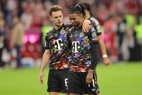 Vì sao Kimmich và Olise vắng mặt trước Arsenal?