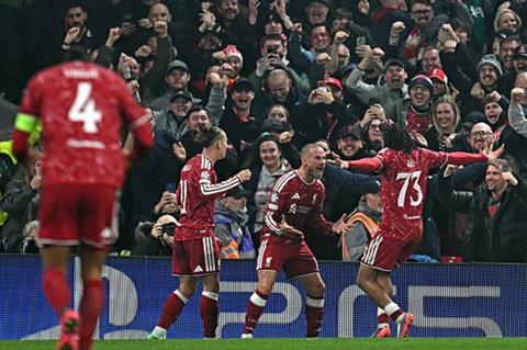 Liverpool 4-3 Villarreal: The Kop lại tạo phép màu tại Anfield
