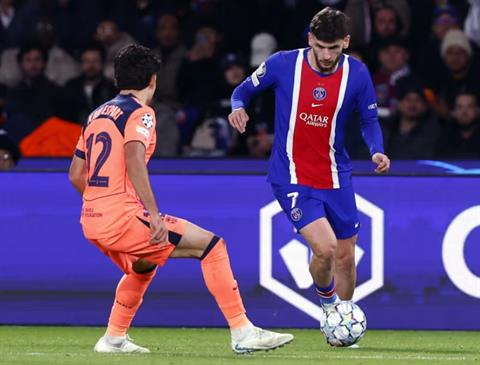 PSG mất Kvaratskhelia dài hạn sau trận thắng Barcelona