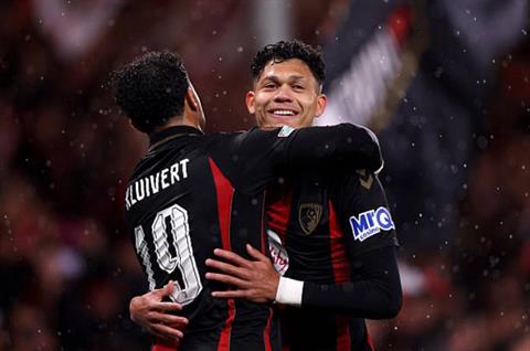 Bournemouth tái lập kỳ tích của Sunderland sau 53 năm