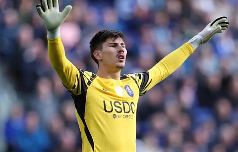 Xabi Alonso tiết lộ nhận định của Thibaut Courtois về Mike Penders