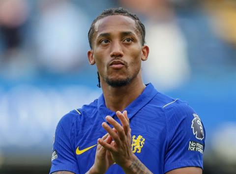 Vì sao Joao Pedro vắng mặt trước Tottenham?