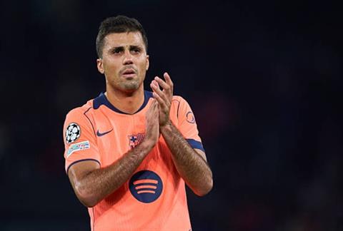 Rodri cảnh báo Barcelona trước cạm bẫy của Real Madrid
