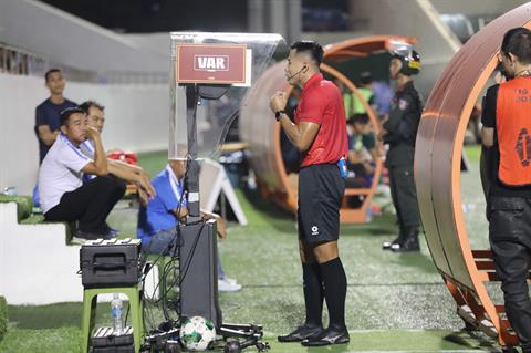 Hà Nội FC nghi trọng tài không công bằng ở trận thua Đà Nẵng