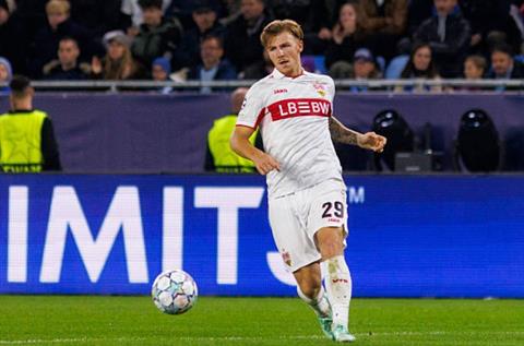 Liverpool tranh giành trung vệ Stuttgart với Barcelona