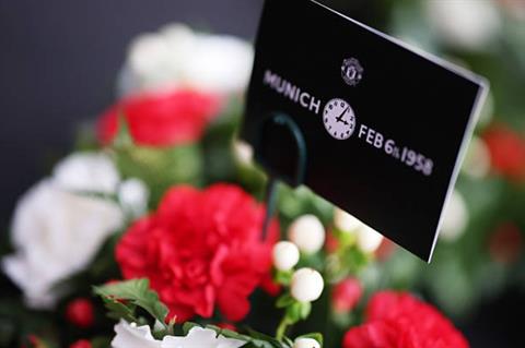Đài tưởng niệm thảm họa Munich của Man United bị phá hoại