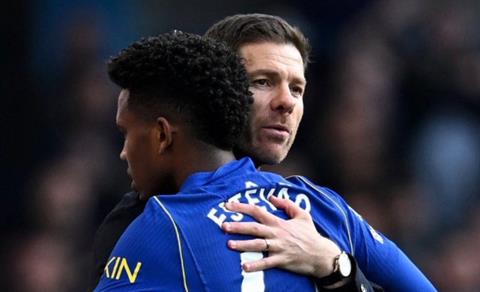 Xabi Alonso khen ngợi 2 cầu thủ sau trận thắng MU