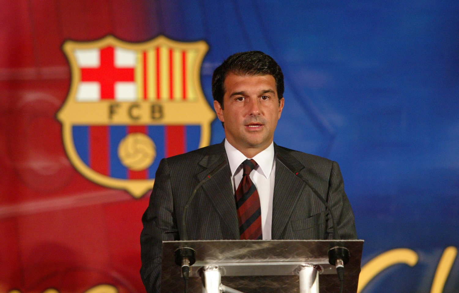 Joan Laporta dang la ung vien so 1 cho chuc chu tich o Barca.