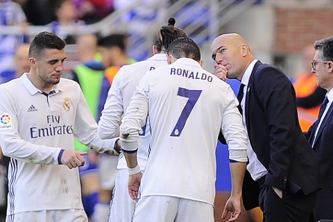 Du am Alaves 1-4 Real Zidane chinh la diem yeu hinh anh goc