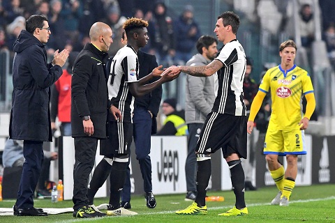 16 tuoi, sao tre Juventus lap ky luc ra mat troi Au hinh anh goc