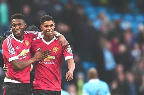 Neu co ai toa sang o derby Manchester, do phai la Marcus Rashford hinh anh goc