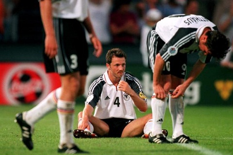 Marko Rehmer, Thomas Linke va Lothar Matthaus gam nham noi buon tai Euro 2000