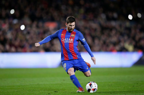 Image result for messi sÃºt pháº¡t