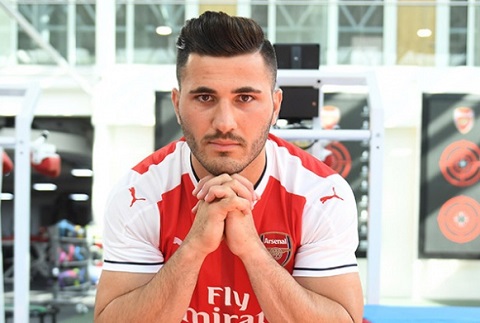 Kolasinac cap ben Arsenal theo dang chuyen nhuong tu do