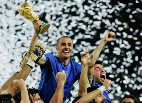 Fabio Cannavaro “Thất bại vì bàn thắng vàng ở chung kết Euro 2000 là một vết sẹo” 5 Fabio Cannavaro “Thất bại vì bàn thắng vàng ở chung kết Euro 2000 là một vết sẹo” 5