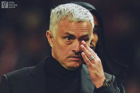 Man Utd - Jose Mourinho: Khi giot nuoc tran ly