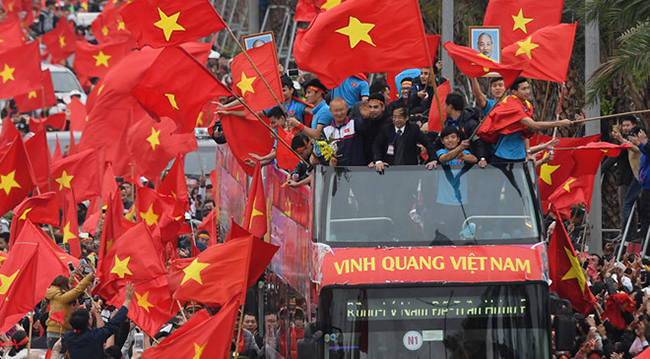 Hào khí dân tộc tiếp lửa đội tuyển Việt Nam vào chung kết hình ảnh