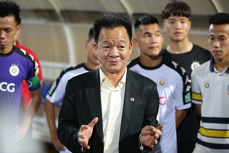 Bau Hien thuong nong cho Ha Noi FC sau tran dau