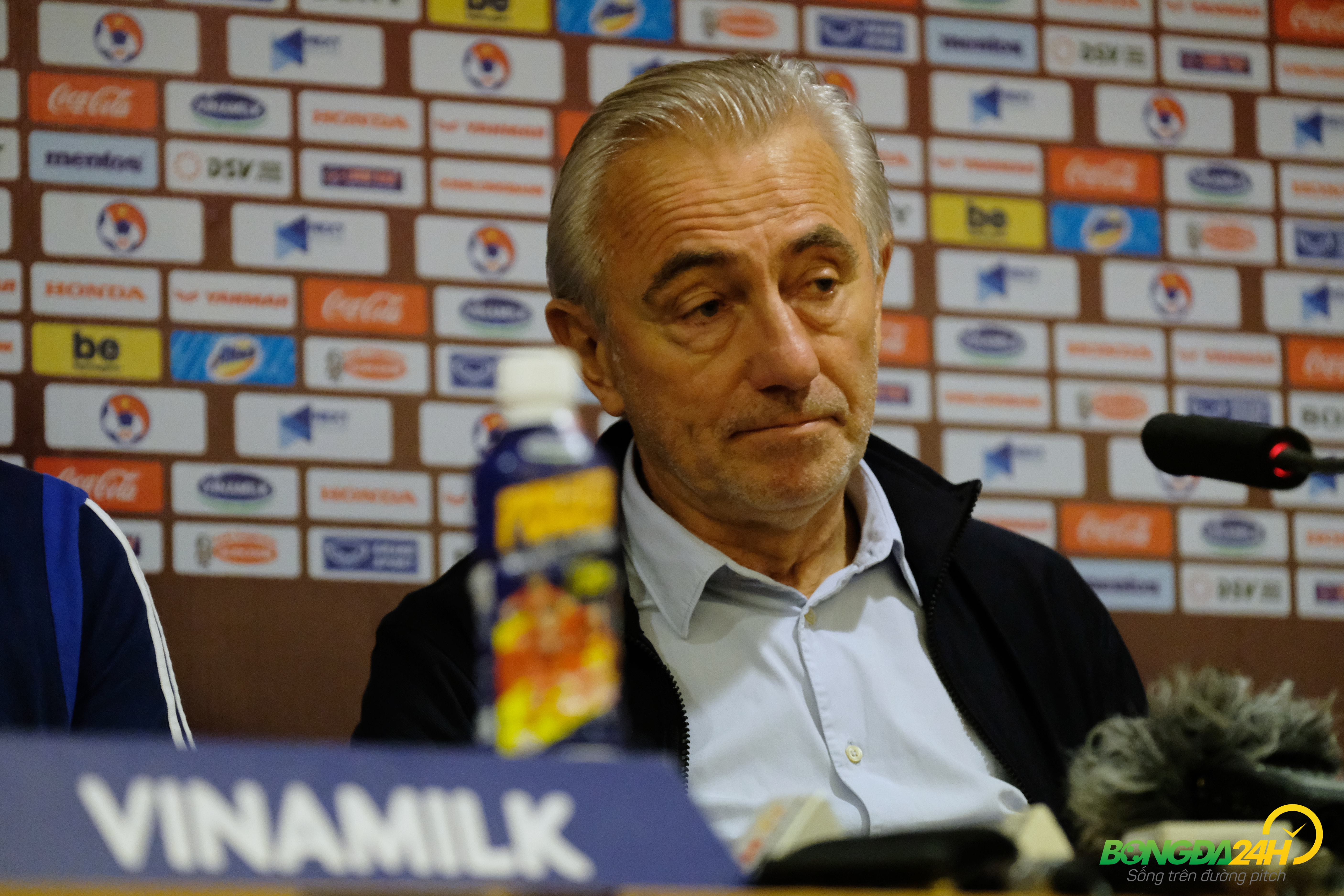 HLV Bert van Marwijk UAE hop bao 14/11